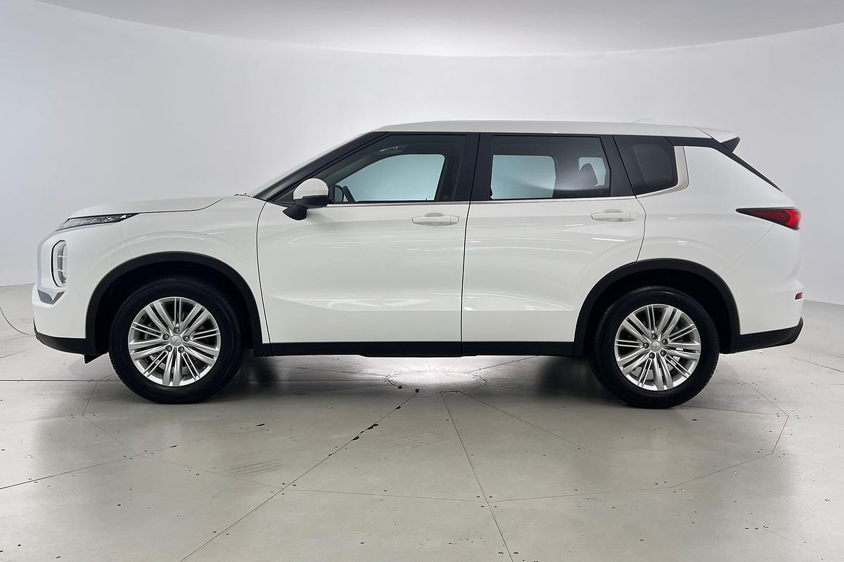 2024 Mitsubishi Outlander OUTLANDER ES 5 SEAT (AWD) ZM4M45