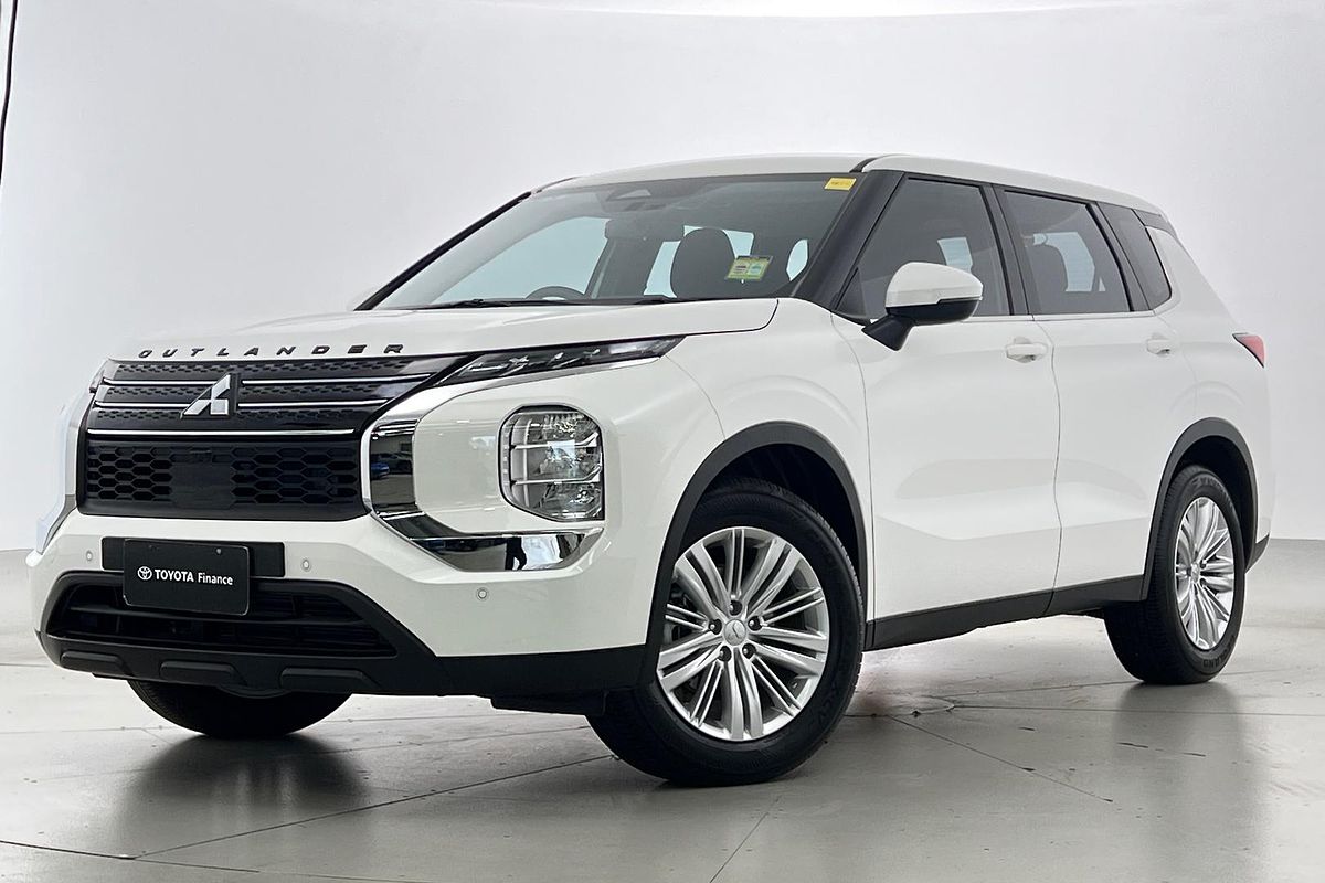 2024 Mitsubishi Outlander OUTLANDER ES 5 SEAT (AWD) ZM4M45