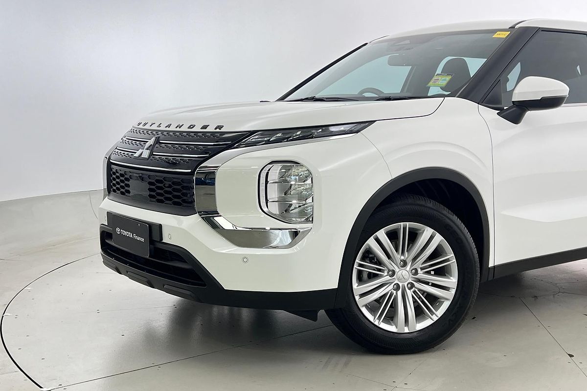 2024 Mitsubishi Outlander OUTLANDER ES 5 SEAT (AWD) ZM4M45