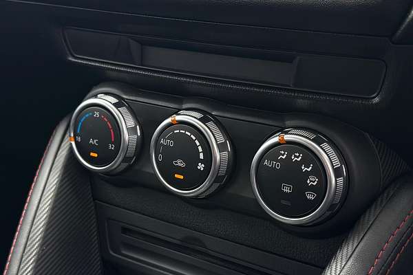 2015 Mazda 2 MAZDA2 GENKI DJ