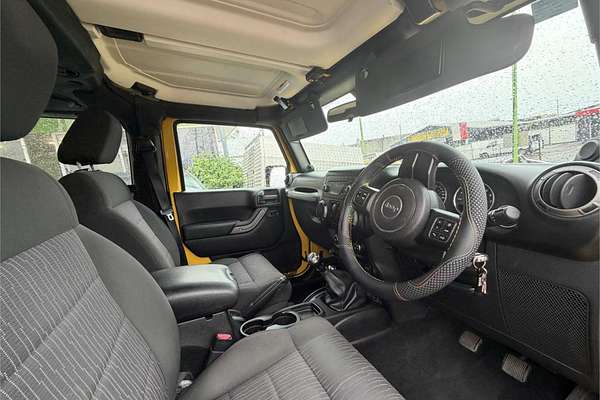 2010 Jeep WRANGLER RENEGADE (4x4) JK MY09