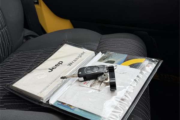 2010 Jeep WRANGLER RENEGADE (4x4) JK MY09