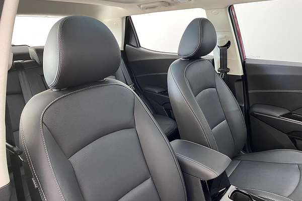 2025 Mahindra XUV3XO AX7L