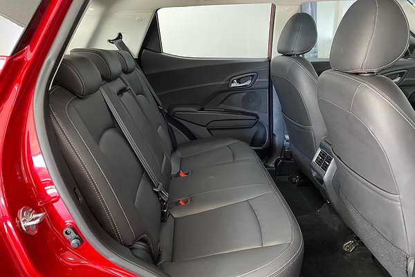 2025 Mahindra XUV3XO AX7L