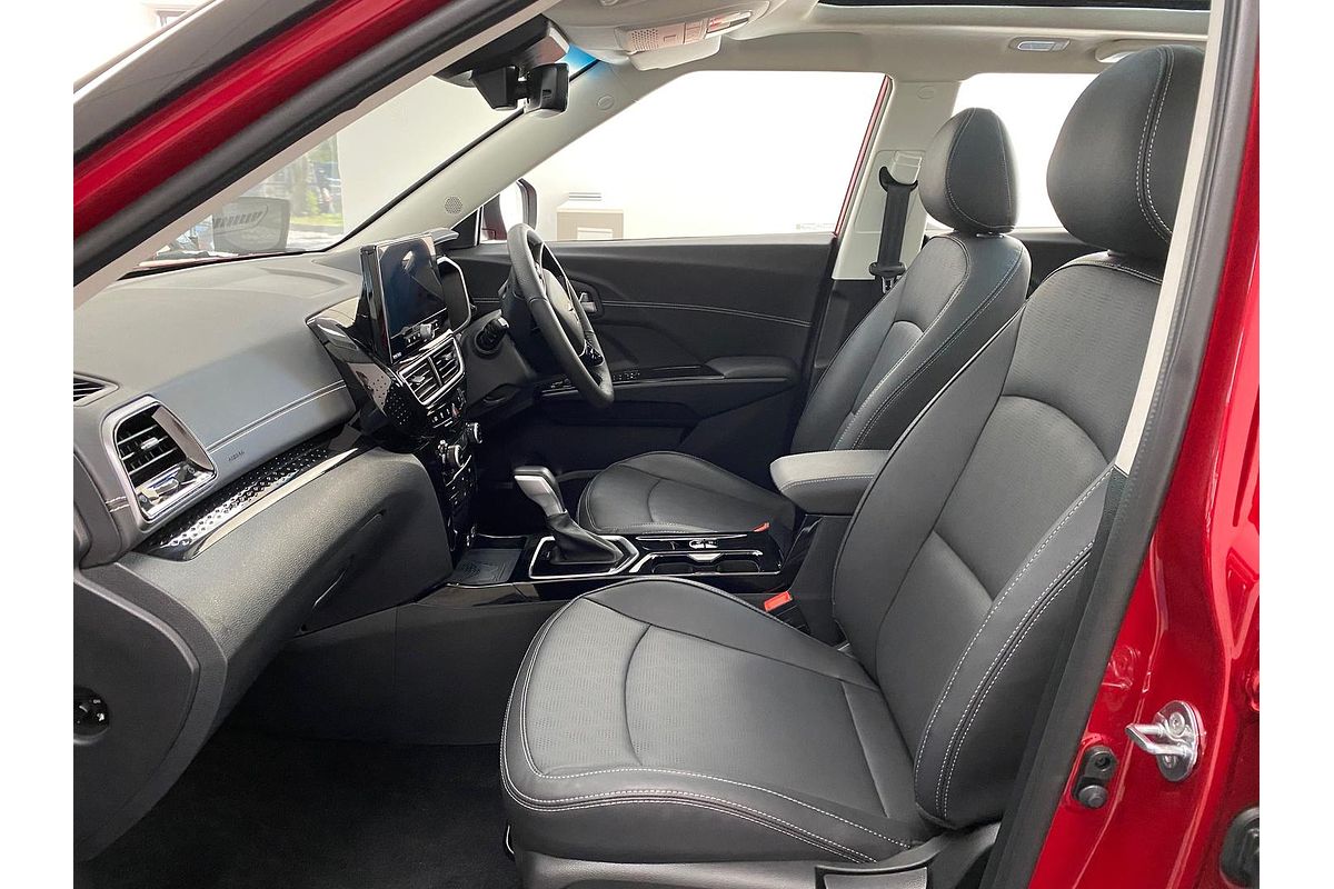 2025 Mahindra XUV3XO AX7L