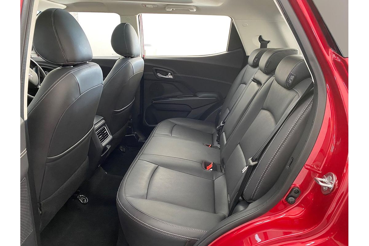 2025 Mahindra XUV3XO AX7L