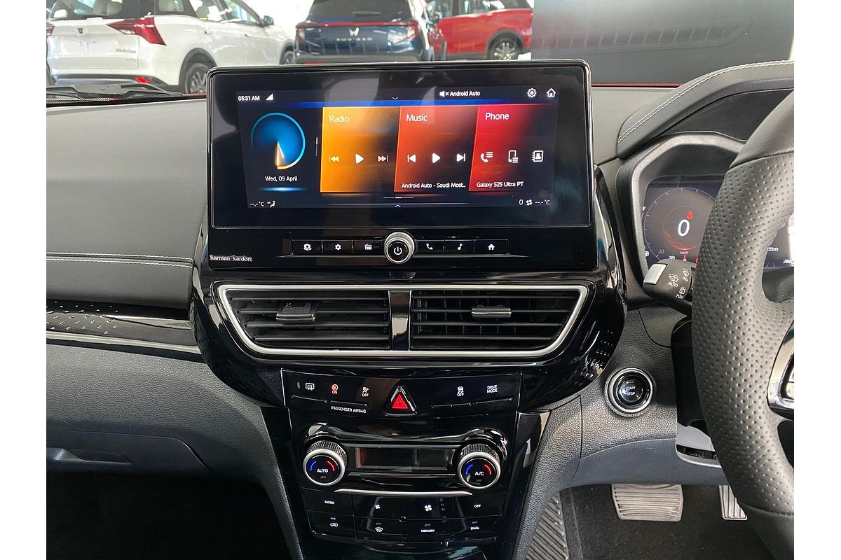 2025 Mahindra XUV3XO AX7L