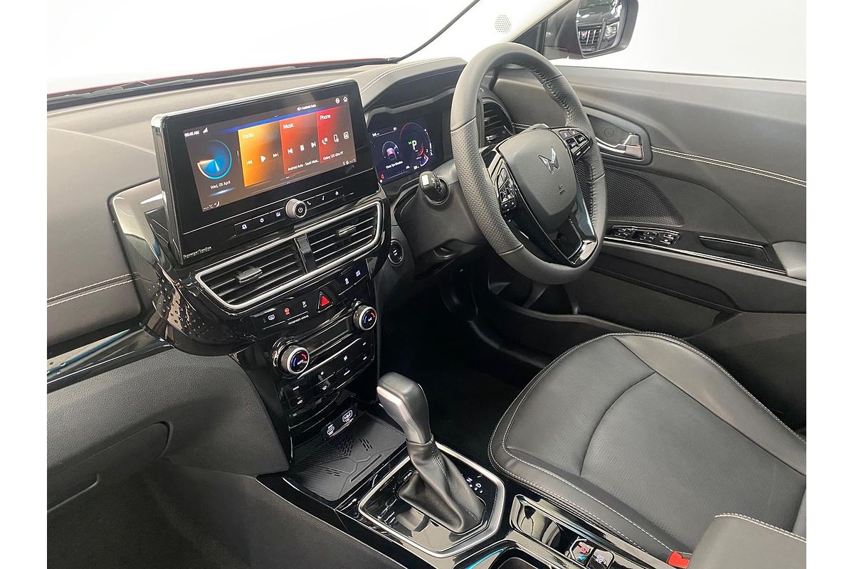 2025 Mahindra XUV3XO AX7L