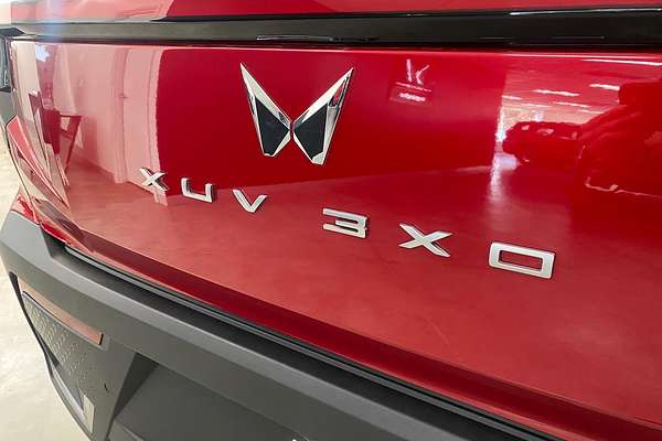 2025 Mahindra XUV3XO AX7L