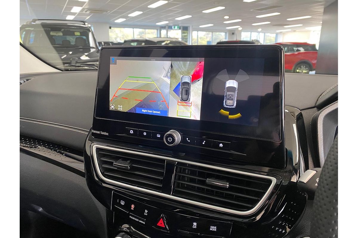 2025 Mahindra XUV3XO AX7L