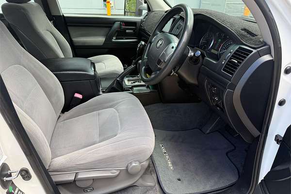 2011 Toyota Landcruiser GXL VDJ200R 09 UPGRADE