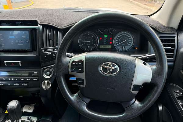 2011 Toyota Landcruiser GXL VDJ200R 09 UPGRADE