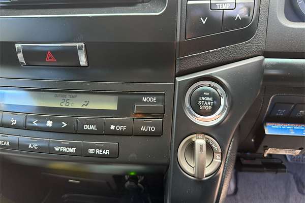 2011 Toyota Landcruiser GXL VDJ200R 09 UPGRADE