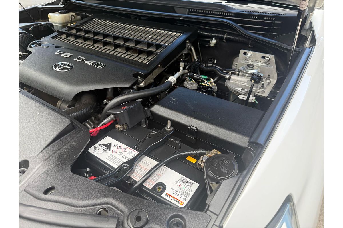 2011 Toyota Landcruiser GXL VDJ200R 09 UPGRADE