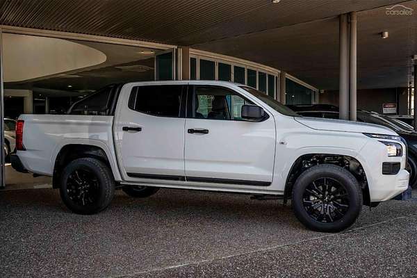 2025 Mitsubishi Triton GLX-R MV 4X4