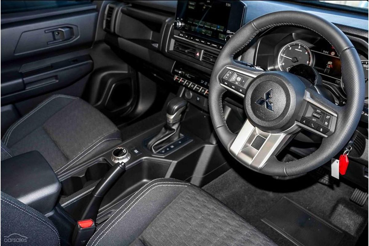 2025 Mitsubishi Triton GLX-R MV 4X4