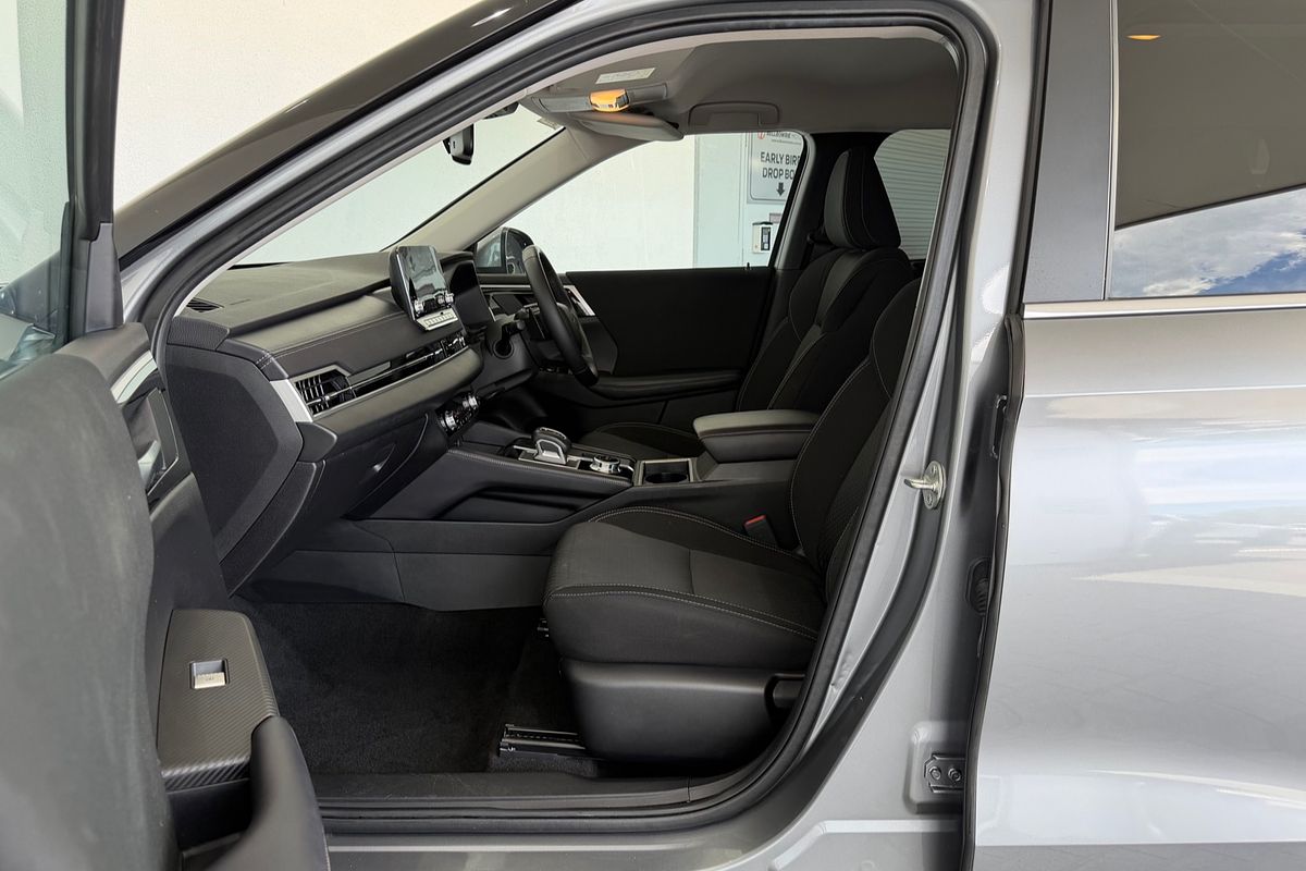 2023 Mitsubishi Outlander LS 7 SEAT (2WD) ZM MY23