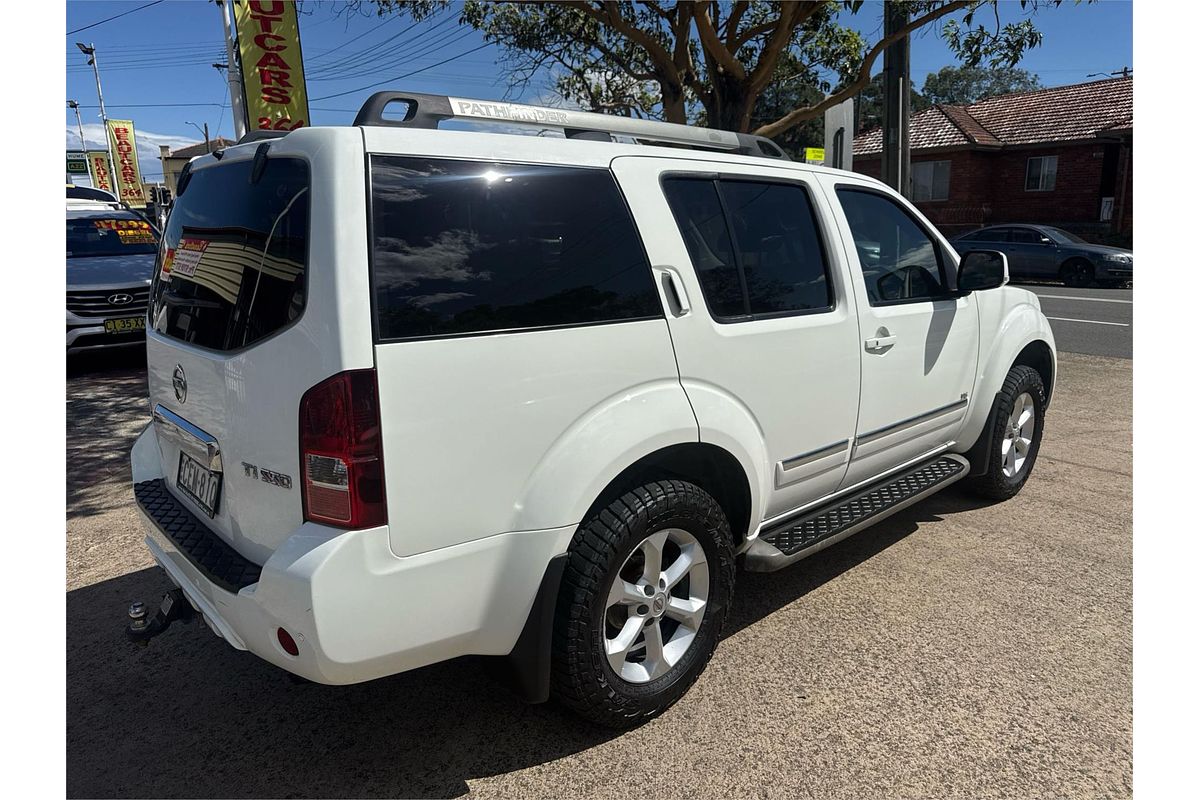2011 Nissan Pathfinder Ti 550 R51