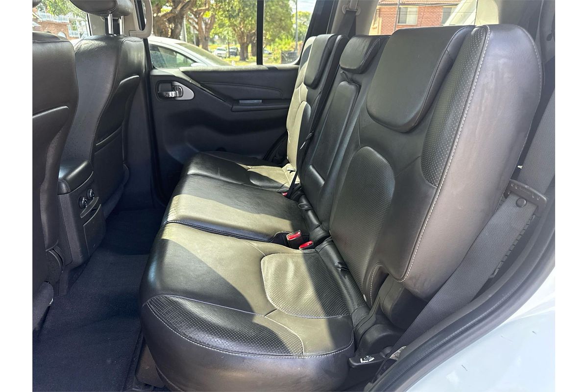 2011 Nissan Pathfinder Ti 550 R51