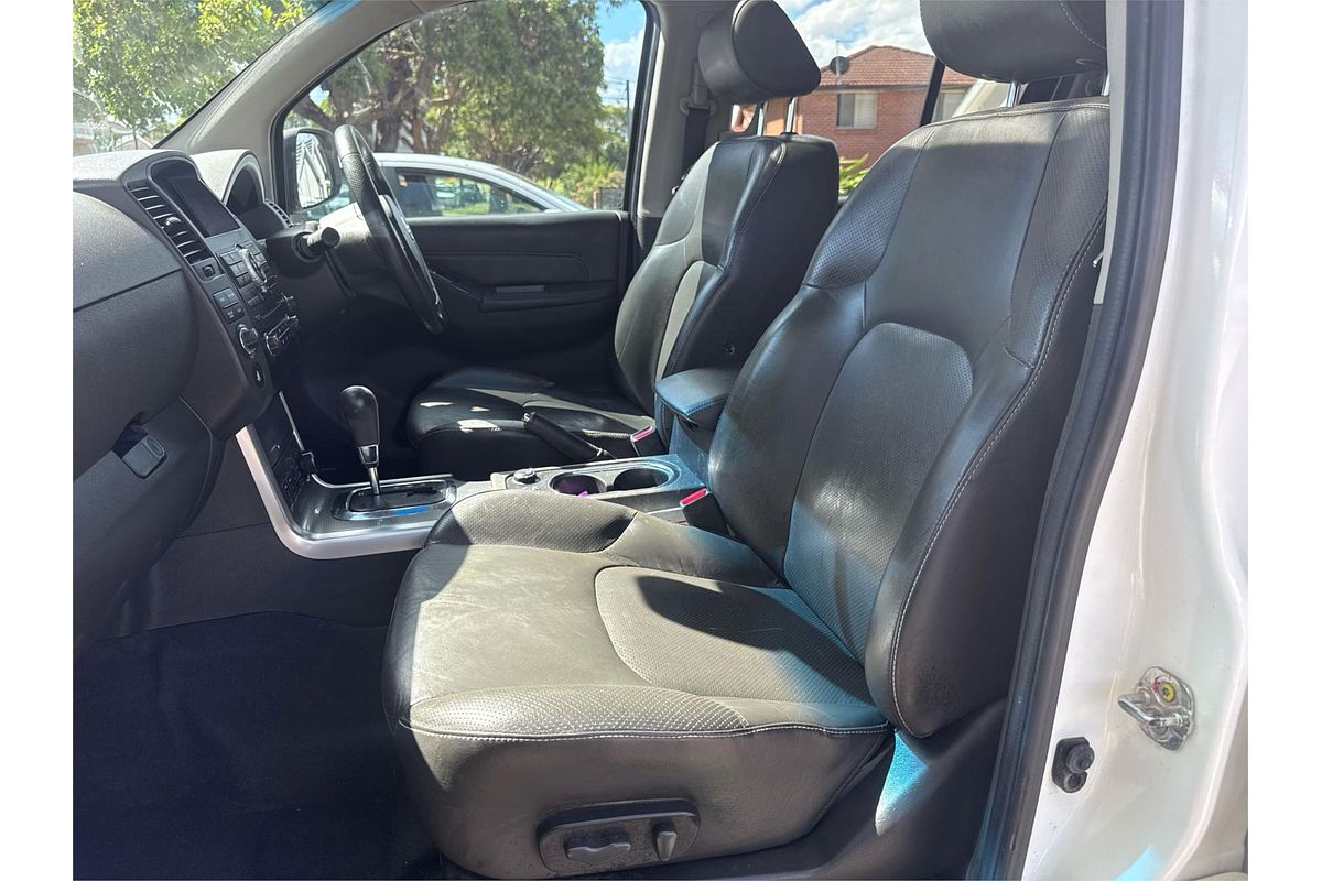 2011 Nissan Pathfinder Ti 550 R51