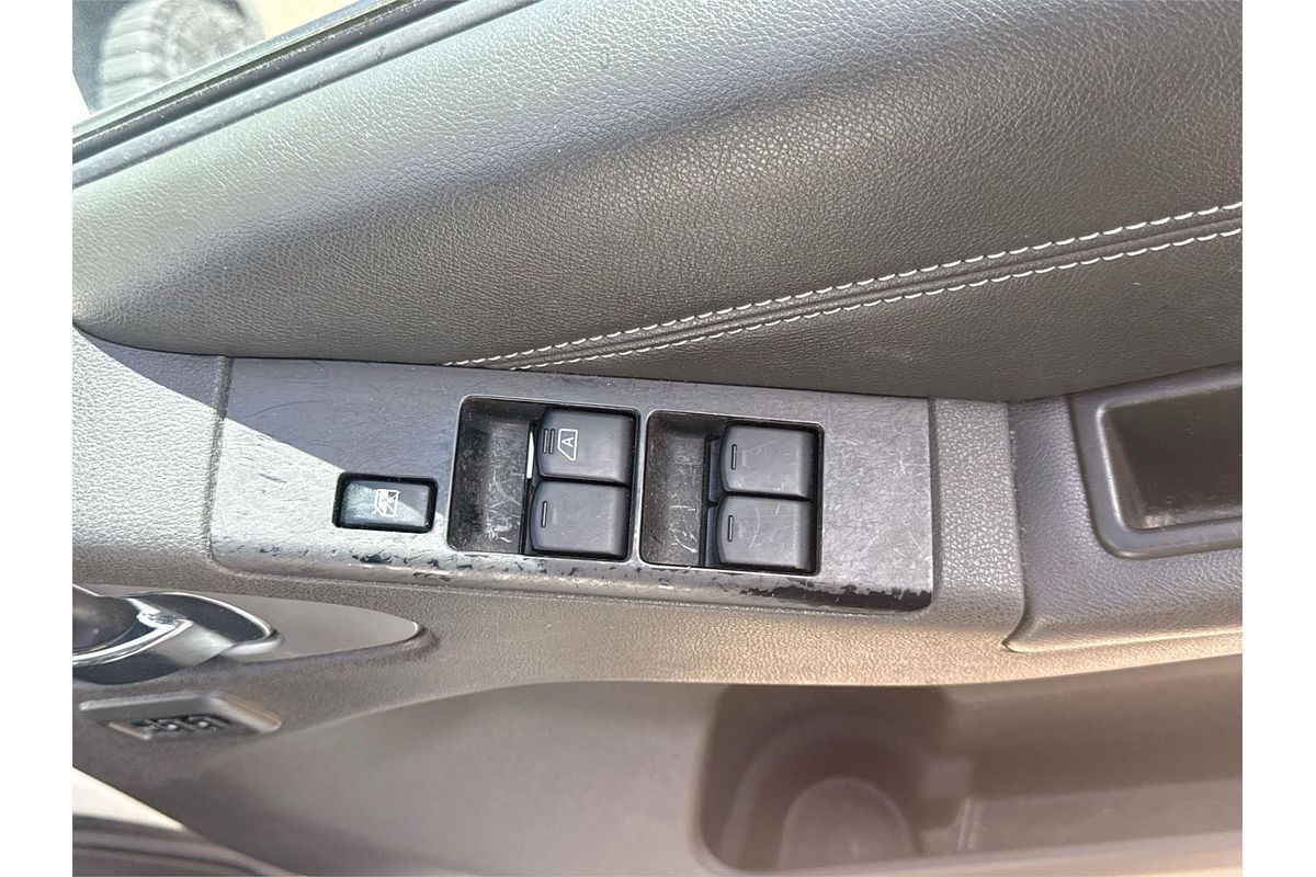 2011 Nissan Pathfinder Ti 550 R51