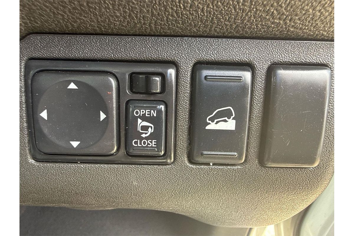 2011 Nissan Pathfinder Ti 550 R51