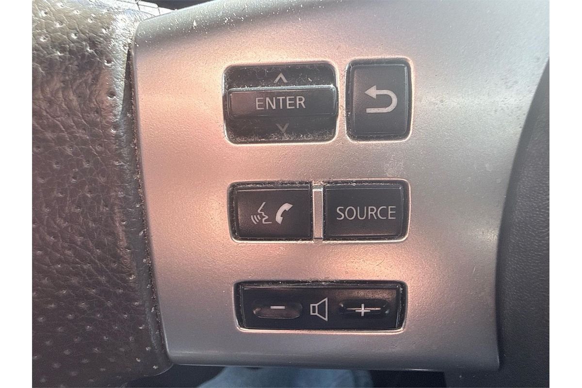 2011 Nissan Pathfinder Ti 550 R51