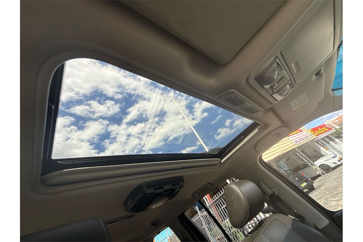 2011 Nissan Pathfinder Ti 550 R51