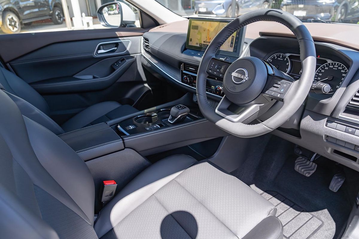 2025 Nissan X-TRAIL ST-L T33