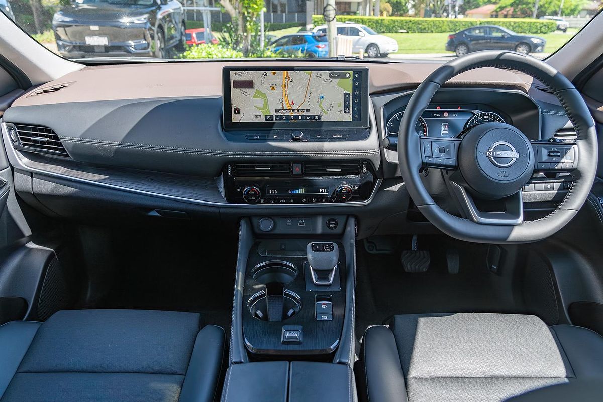 2025 Nissan X-TRAIL ST-L T33