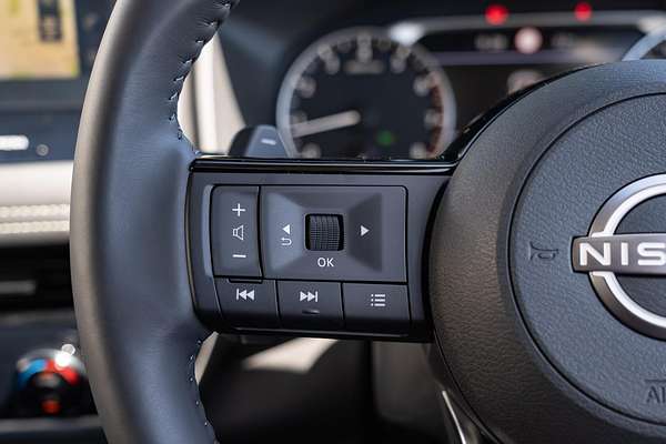 2025 Nissan X-TRAIL ST-L T33