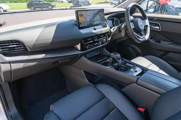 2025 Nissan X-TRAIL ST-L T33