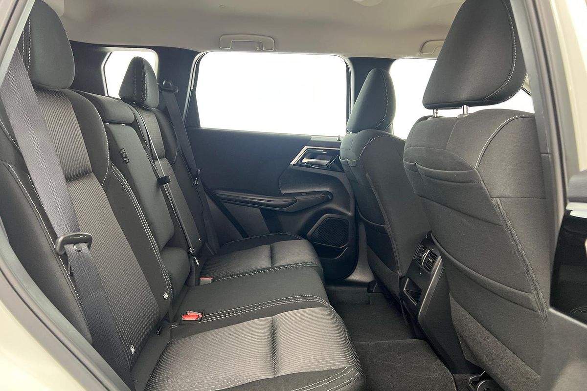 2024 Mitsubishi Outlander OUTLANDER ES 5 SEAT (AWD) ZM4M45