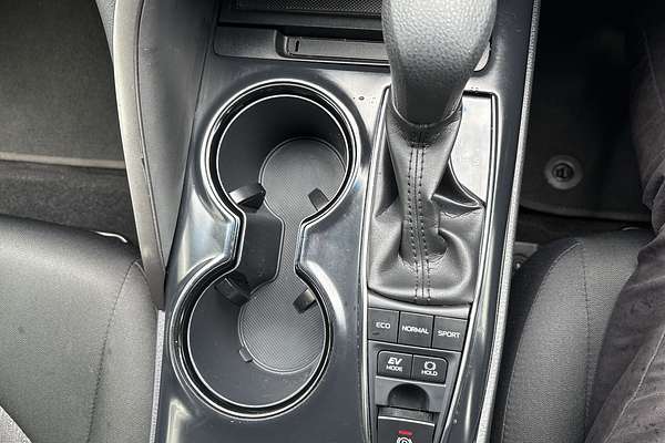 2019 Toyota Camry Ascent AXVH71R