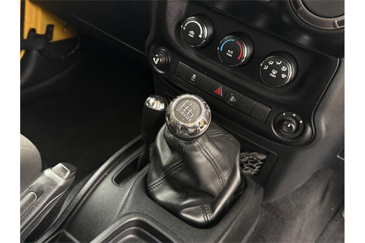 2010 Jeep WRANGLER RENEGADE (4x4) JK MY09