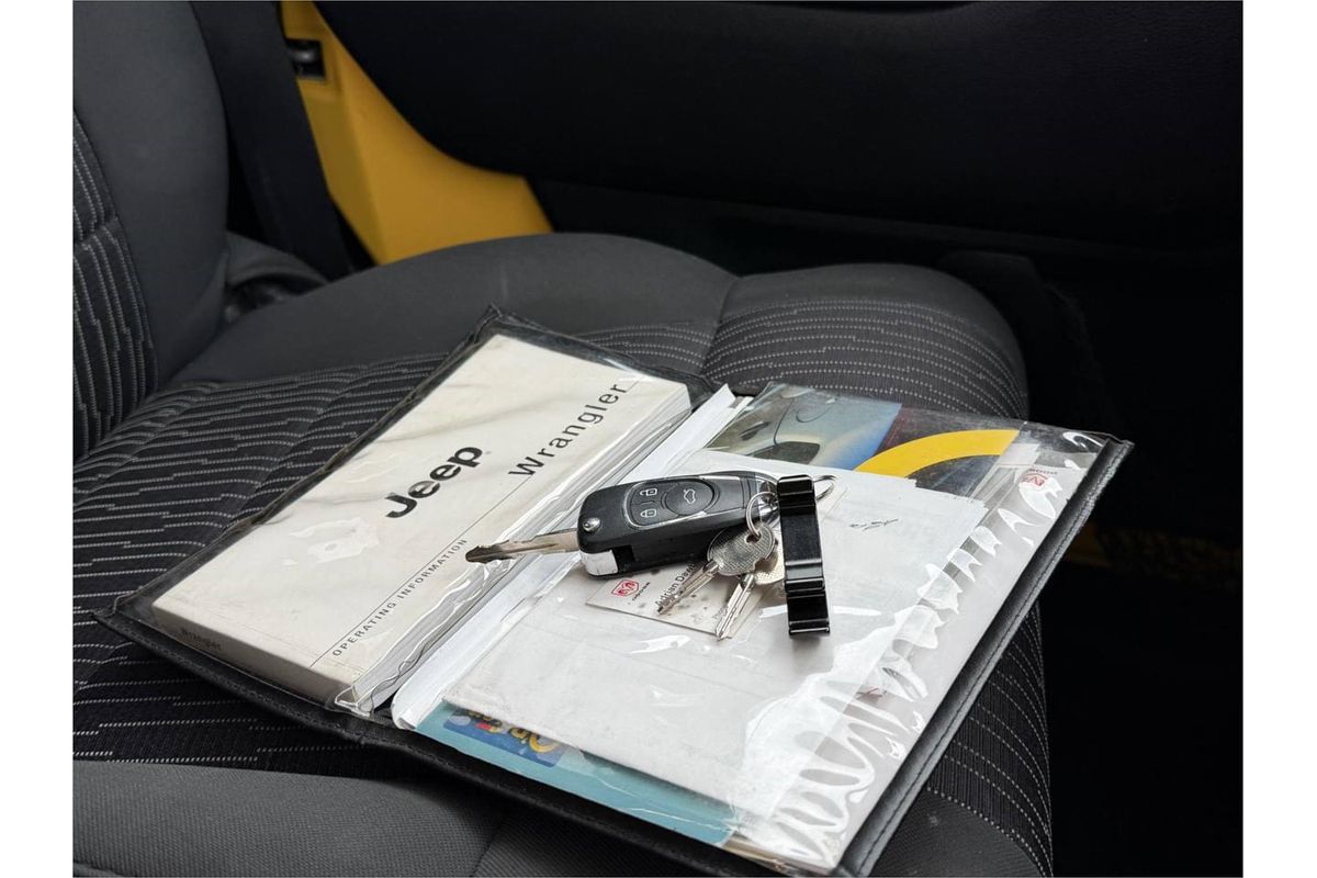 2010 Jeep WRANGLER RENEGADE (4x4) JK MY09