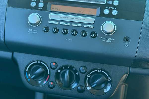 2010 Suzuki Swift  RS415