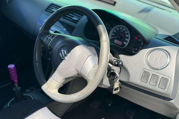 2010 Suzuki Swift  RS415