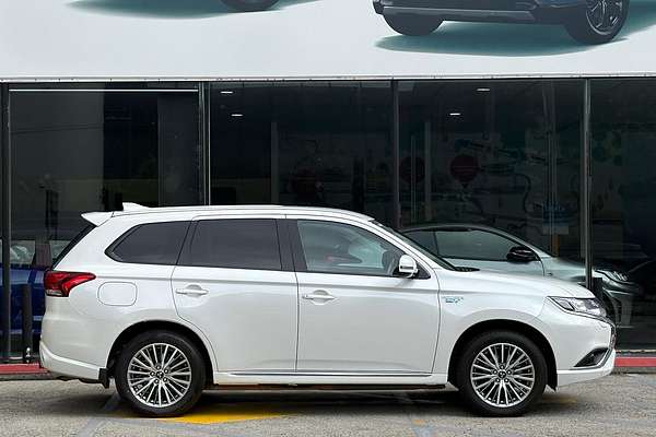 2021 Mitsubishi Outlander PHEV ES ZL