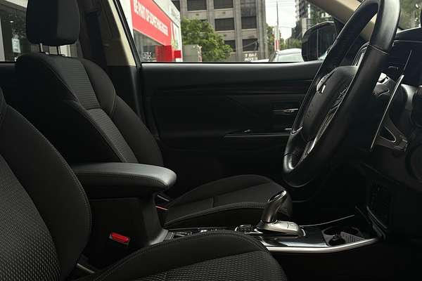 2021 Mitsubishi Outlander PHEV ES ZL