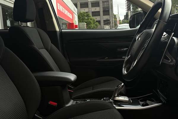 2021 Mitsubishi Outlander PHEV ES ZL