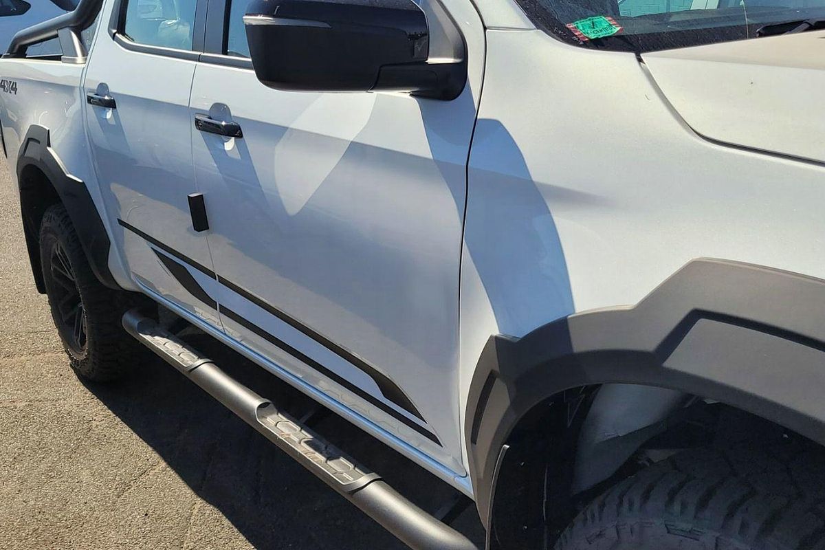 2024 Isuzu D-MAX BLADE 4X4