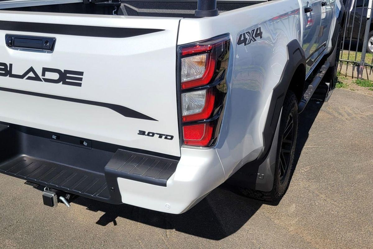 2024 Isuzu D-MAX BLADE 4X4