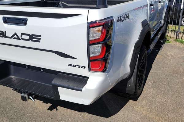 2024 Isuzu D-MAX BLADE 4X4