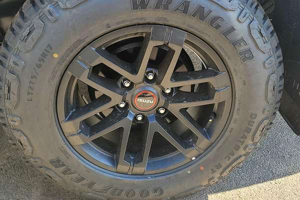 2024 Isuzu D-MAX BLADE 4X4