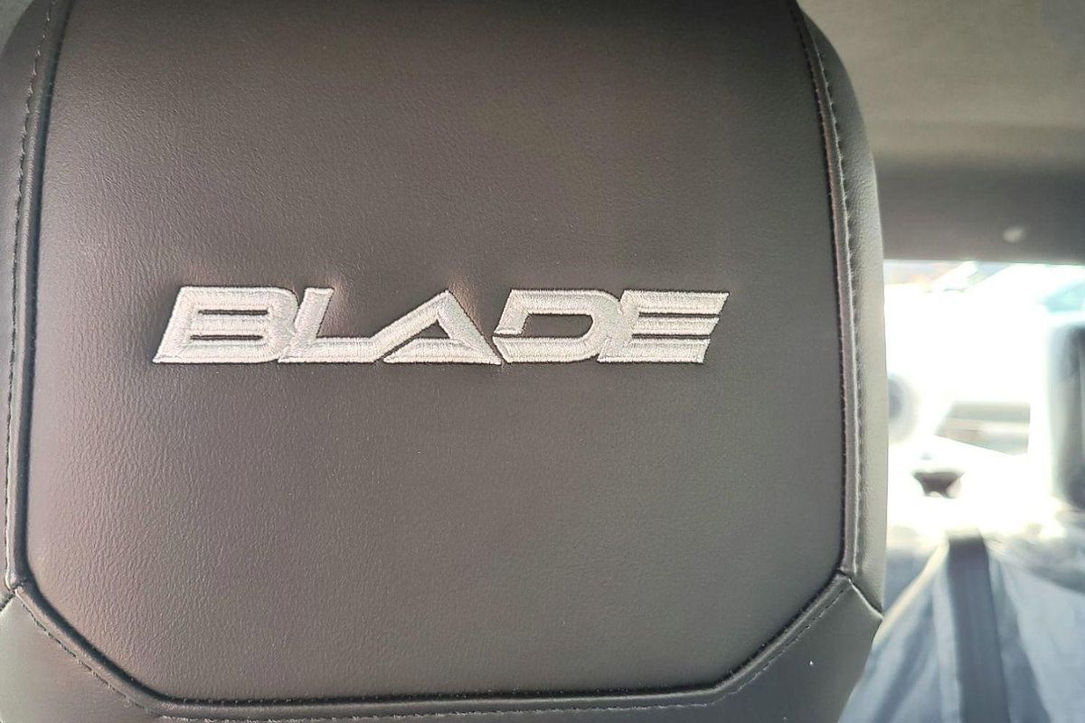 2024 Isuzu D-MAX BLADE 4X4