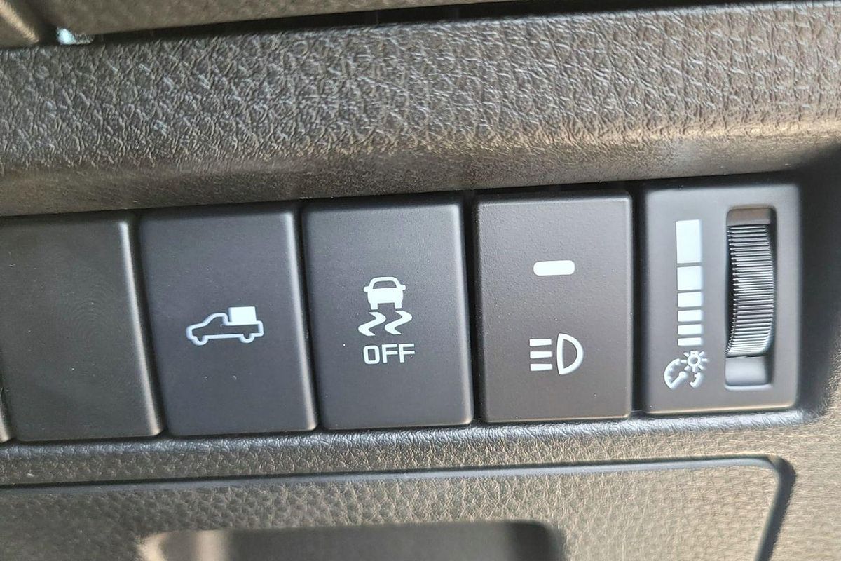 2024 Isuzu D-MAX BLADE 4X4