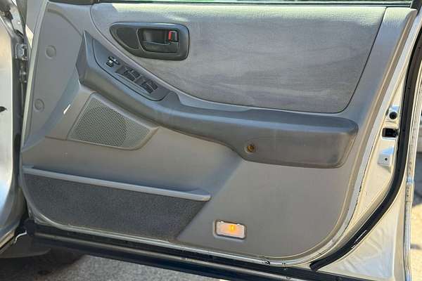 2004 Toyota Avalon GXi MCX10R Mark III