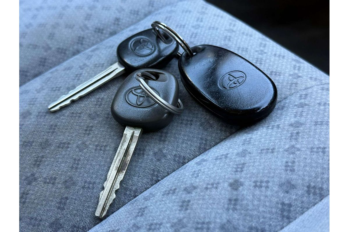 2004 Toyota Avalon GXi MCX10R Mark III