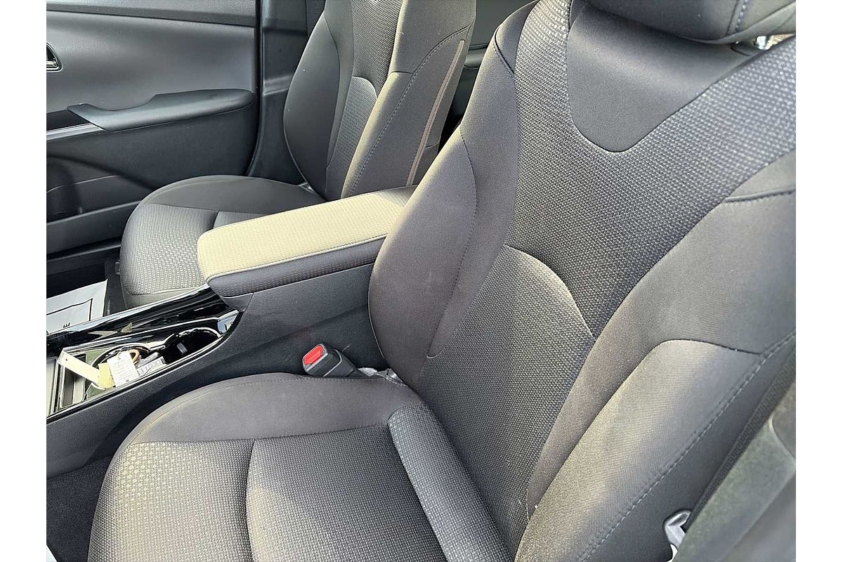 2022 Toyota Prius LE